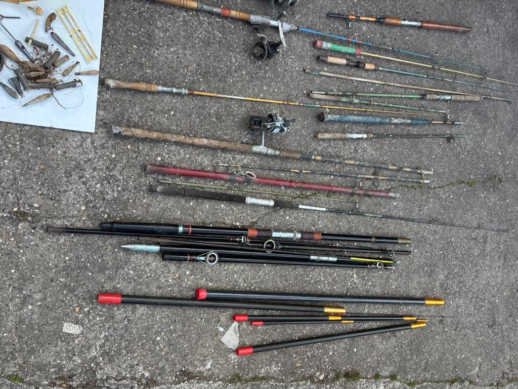 Hele partij oude zeevishengels Alles voor 90 euro, Ophalen of Verzenden, Gebruikt, Vaste hengel