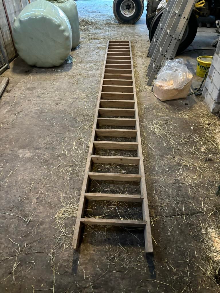 Lange houten trap, Doe-het-zelf en Verbouw, Ladders en Trappen, Ophalen, Gebruikt, Trap, 4 meter of meer