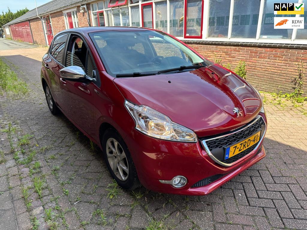 Peugeot 208 1.2 PureTech Style NAVI KLIMAAT APK NAP DEALER O, Voorwielaandrijving, Gebruikt, 1199 cc, 82 pk