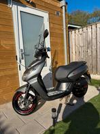 Peugeot Kisbee RS 4t 2018 25km 1e eigenaar! 5900km, Ophalen, Zo goed als nieuw, Benzine, Overige modellen