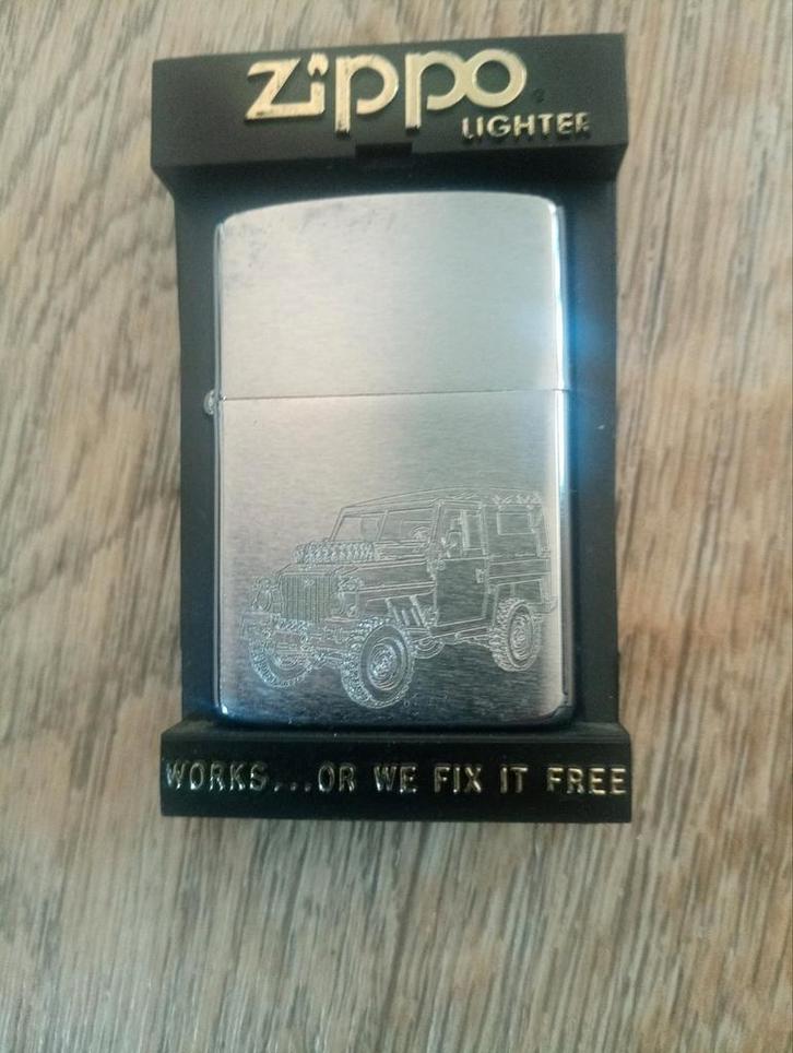 Zippo aansteker met Jeep gravure, Verzamelen, Rookartikelen, Aanstekers en Luciferdoosjes, Nieuw, Aansteker, Ophalen of Verzenden