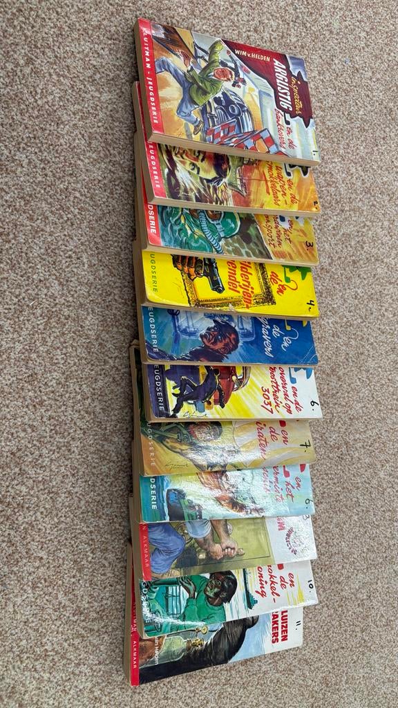 11 Boeken van Inspecteur Arglistig door Wim van Helden, Ophalen of Verzenden, Gelezen, Fictie algemeen