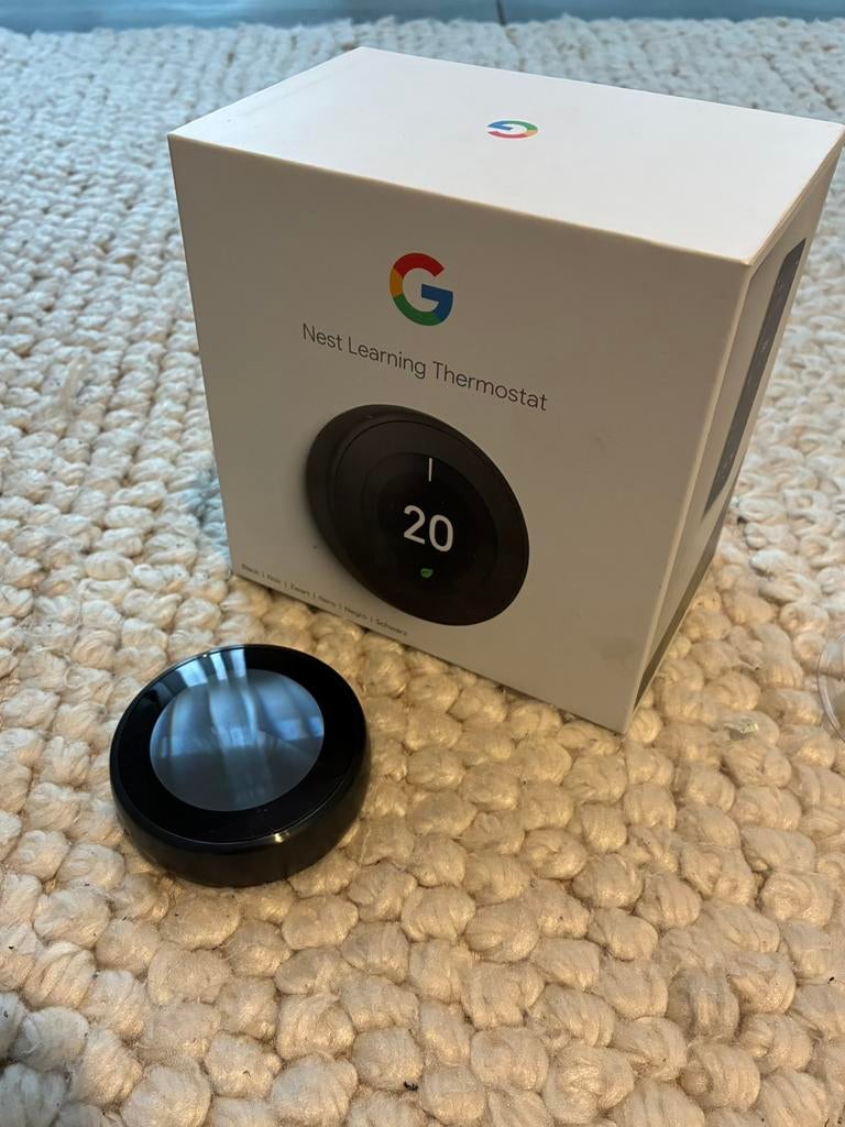 Google nest slimme thermostaat - V3 zwart, Doe-het-zelf en Verbouw, Thermostaten, Ophalen of Verzenden, Slimme thermostaat, Zo goed als nieuw