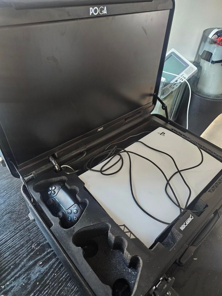 Poga Lux Black Draagbare Gaming Case voor PS5, Spelcomputers en Games, Games | Sony PlayStation 5, Zo goed als nieuw, Ophalen