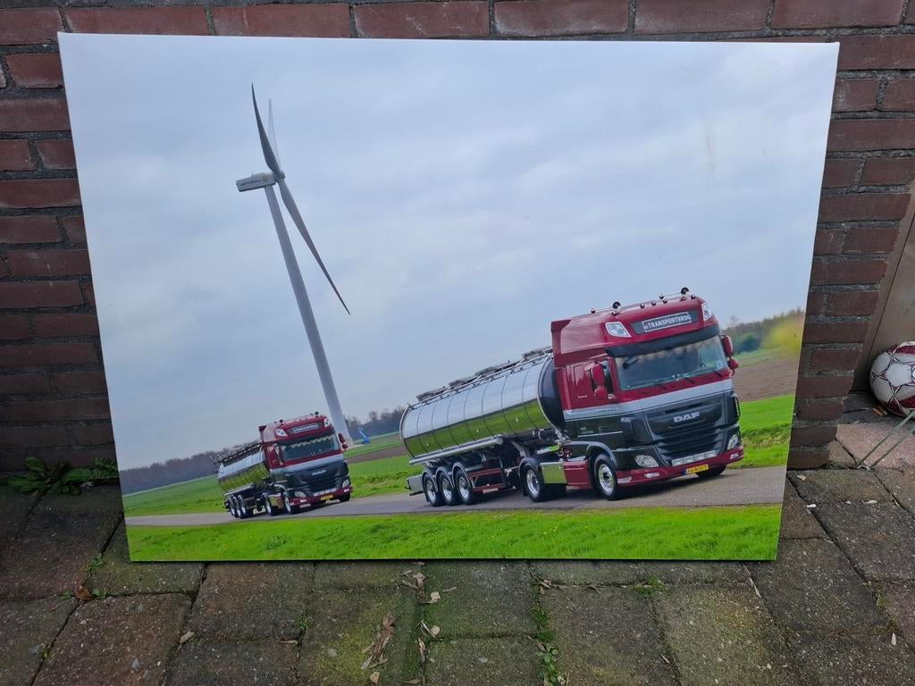 Canvas schilderij DAF Transportbrug met windmolen, Huis en Inrichting, Woonaccessoires | Schilderijen, Tekeningen en Foto's, Ophalen