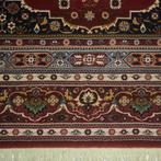 Nieuw perzisch vloerkleed classic red medallion 245x346cm, ., Crème, Ophalen of Verzenden, 200 cm of meer