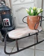 Antieke slee van smeedijzer en hout, Ophalen