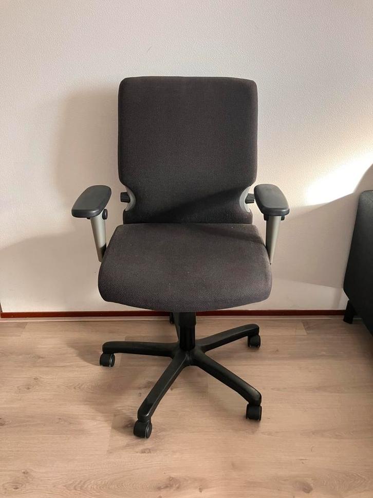 Donkerbruine bureaustoel - nette staat, Huis en Inrichting, Bureaustoelen, Zo goed als nieuw, Bureaustoel, Bruin, Ergonomisch