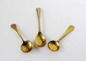 Antiek Brons Zoutlepeltje of Mosterd/Kaviaar lepeltjes 3st beschikbaar voor biedingen