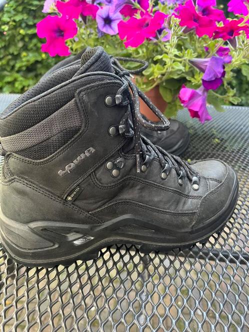 Lowa Renegade gtx mid maat 42 1/2, Sport en Fitness, Bergsport en Wandelen, Zo goed als nieuw, Schoenen, Ophalen of Verzenden