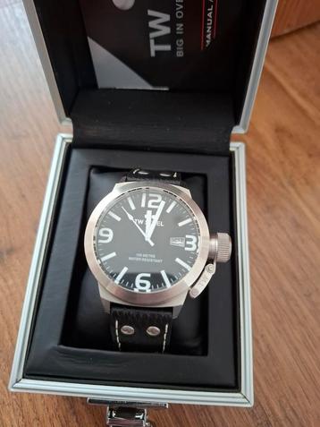 TW Steel big in oversized watches 100 meter water resistant. beschikbaar voor biedingen