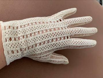 Vintage jaren 60 creme wit kanten handschoenen hand gemaakt