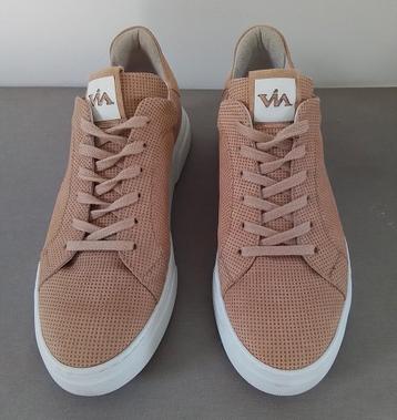 VIA VAI classic sneaker nubuck leer,  camel kleur, maat 39. beschikbaar voor biedingen