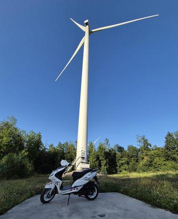 Agm r8 50 cc 4 takt beschikbaar voor biedingen