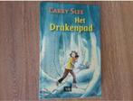 Carry Slee - Het drakenpad, Ophalen of Verzenden, Zo goed als nieuw