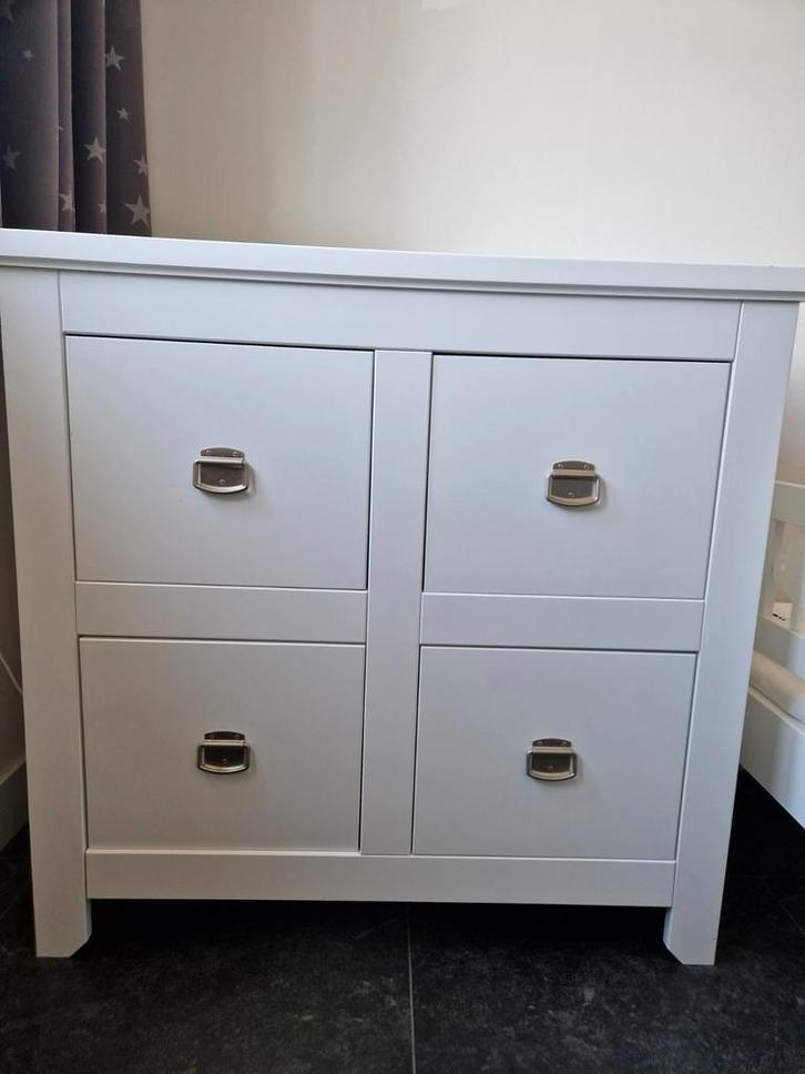 Deel van baby kamer zonder ledikant., Kinderen en Baby's, Kinderkamer | Commodes en Kasten, Gebruikt, Commode, Minder dan 90 cm