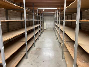 garage / magazijn stelling, totaal +/- 40m beschikbaar voor biedingen