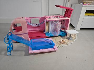 BARBIE DROOMCAMPER CAMPER ZWEMBAD GLIJBAAN ETC beschikbaar voor biedingen