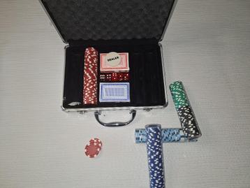 Poker set met aluminium koffer 200 chips beschikbaar voor biedingen