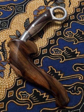 Karambit-Noord Sumatra beschikbaar voor biedingen