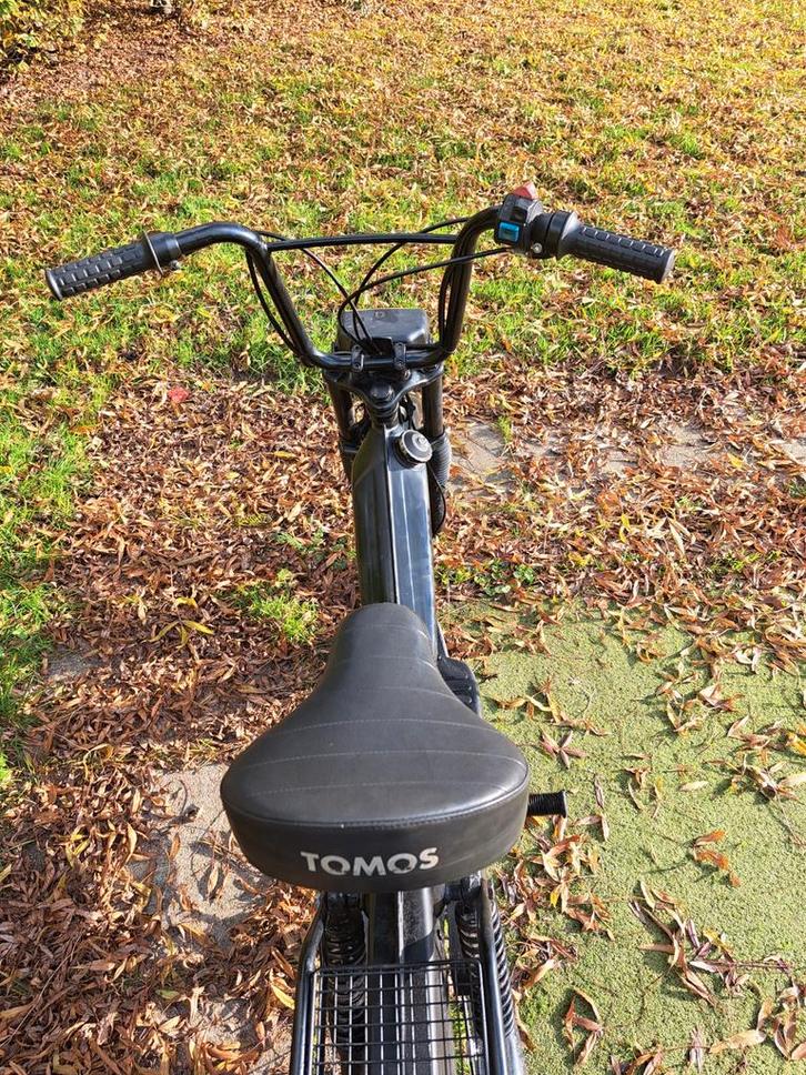 Zwart Thomos snor, Fietsen en Brommers, Brommers | Tomos, Gebruikt, Standard, Ophalen of Verzenden