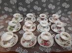 Set 12 mini kopjes royal albert flowers of the month, Antiek en Kunst, Antiek | Servies compleet, Ophalen of Verzenden