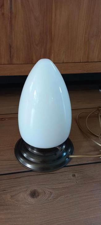 Vintage opaalglas tafellamp beschikbaar voor biedingen