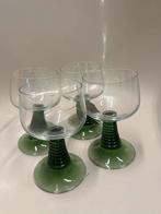 Set van 4 groene vintage wijnglazen, Antiek en Kunst, Antiek | Glas en Kristal, Ophalen