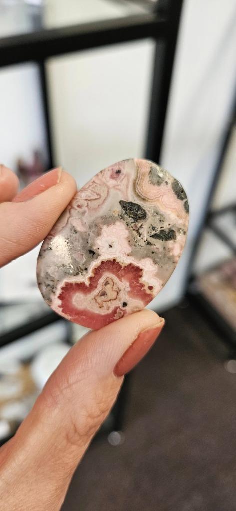 rhodochrosiet , diverse, Verzamelen, Mineralen en Fossielen, Mineraal, Ophalen of Verzenden