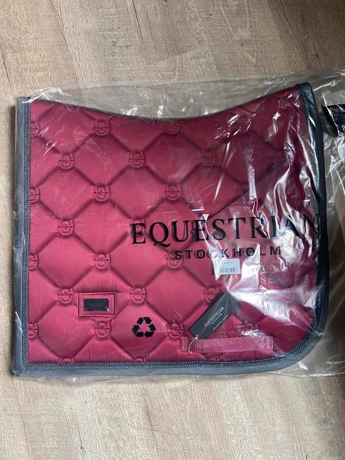 NIEUW- Equestrian Stockholm wild rose dressuurdekje Full, Dieren en Toebehoren, Paarden en Pony's | Dekens en Dekjes, Nieuw, Dekje