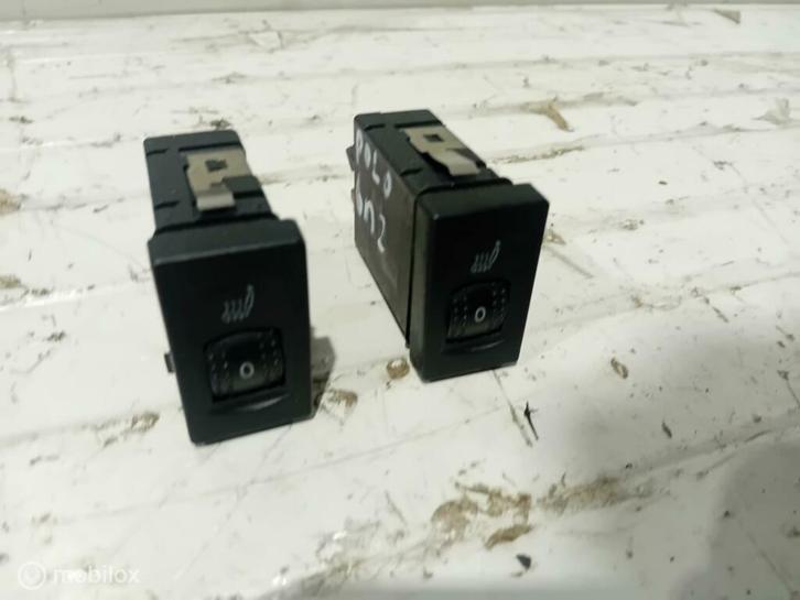 Schakelaar stoelverwarming Volkswagen Polo, Auto-onderdelen, Dashboard en Schakelaars, Gebruikt, Ophalen of Verzenden