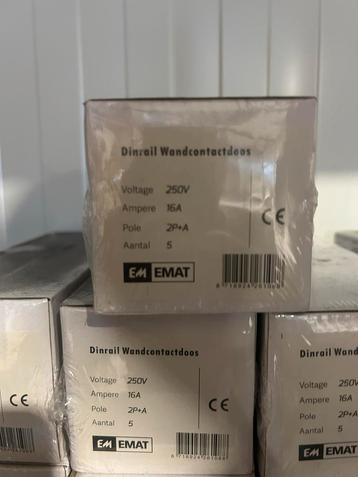 Dinrail Wandcontactdoos 250V 16A - 5 stuks beschikbaar voor biedingen