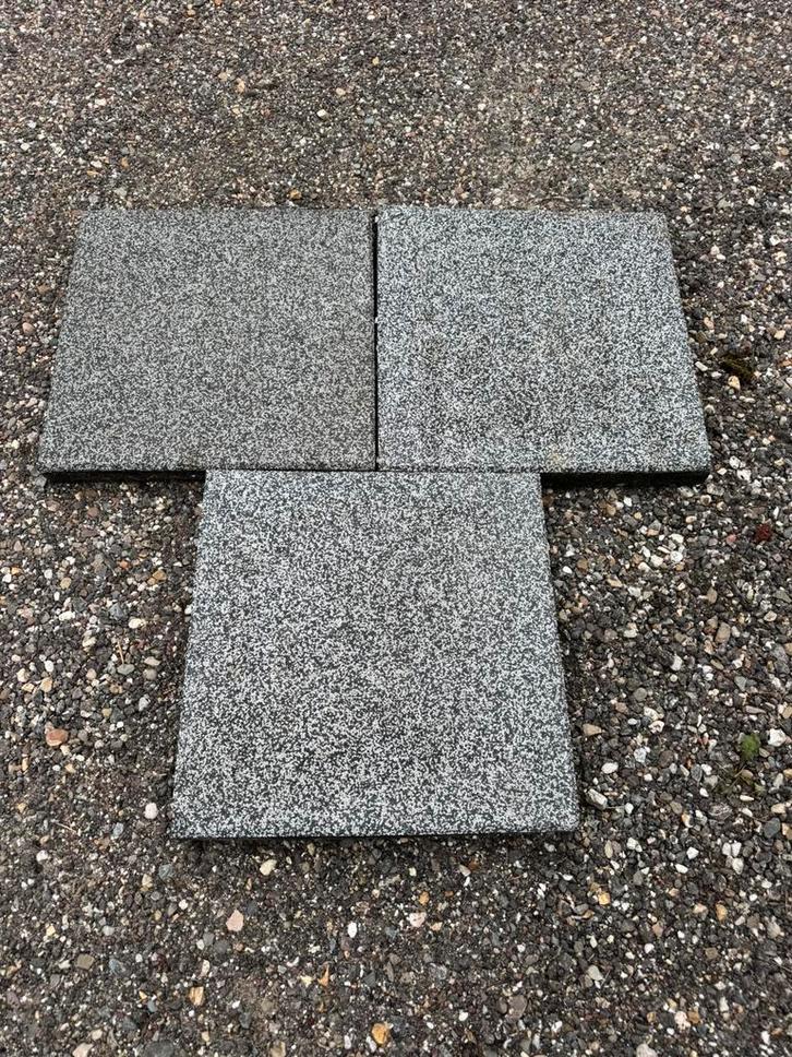 Rubberen tegels 50x50x5,5 speeltoestel dak ed ruim 15m2, Tuin en Terras, Tegels en Klinkers, Gebruikt, Overige typen, Rubber, 10 m² of meer