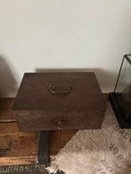 Oude brocante geldkist van metaal, Antiek en Kunst, Ophalen of Verzenden