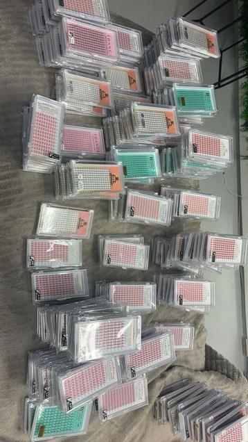 Pre made wimperextensions lashes fans volume beschikbaar voor biedingen