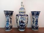 Antiek Delfts Blauw Kaststel met Dekselvaas, Antiek en Kunst, Ophalen of Verzenden
