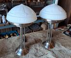 Een stel zeer mooie staande lampen met wit glas 63 cm hoog, Ophalen
