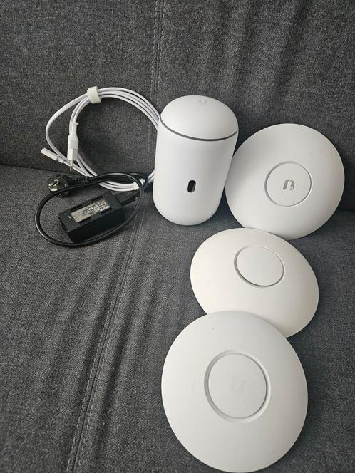 Ubiquiti Unifi set (UDM + Access Points), Computers en Software, WiFi-versterkers, Gebruikt, Ophalen of Verzenden
