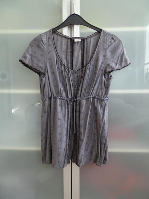 Grijs zomertopje met pailletjes, Kleding | Dames, Tops, Gedragen, Maat 38/40 (M), Grijs, Korte mouw, Ophalen of Verzenden