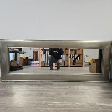 Indische spiegel, handgemaakt in metalen omlijsting. beschikbaar voor biedingen