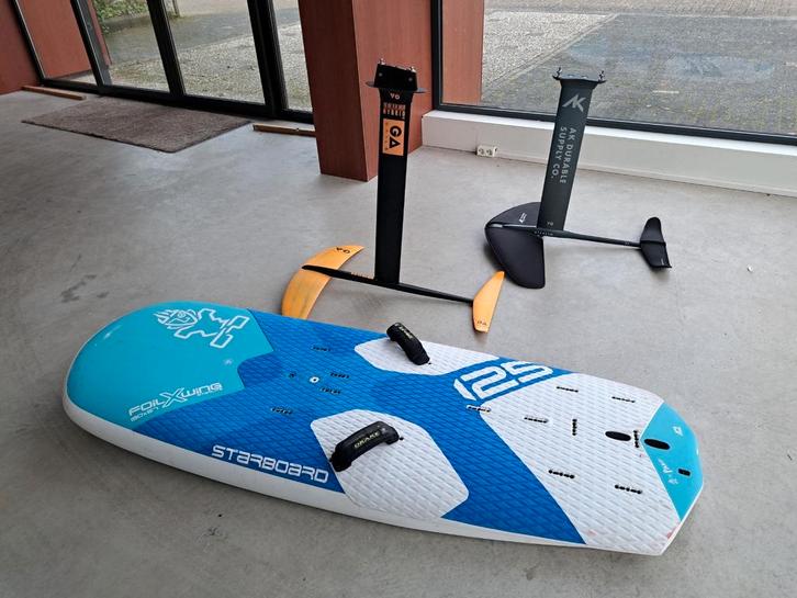Starboard X Wing 125 Windfoil en wingfoil board inc 2 foils, Watersport en Boten, Windsurfen, Gebruikt, Complete set, Minder dan 250 cm