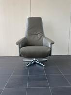 Zeer nette taupe leren topform relax fauteuil elektrisch, Ophalen, Gebruikt, Minder dan 75 cm, Nvt