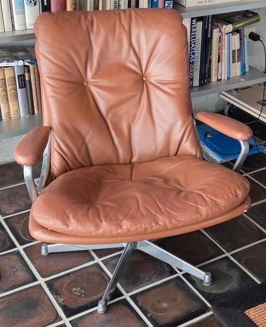 Gentilina Fauteuil André Vandenbeuck Strässle Bruin leer, Huis en Inrichting, Fauteuils, Gebruikt, 75 tot 100 cm, Ophalen of Verzenden