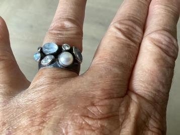 Zilveren ring met edelstenen parel van Rabinovich beschikbaar voor biedingen