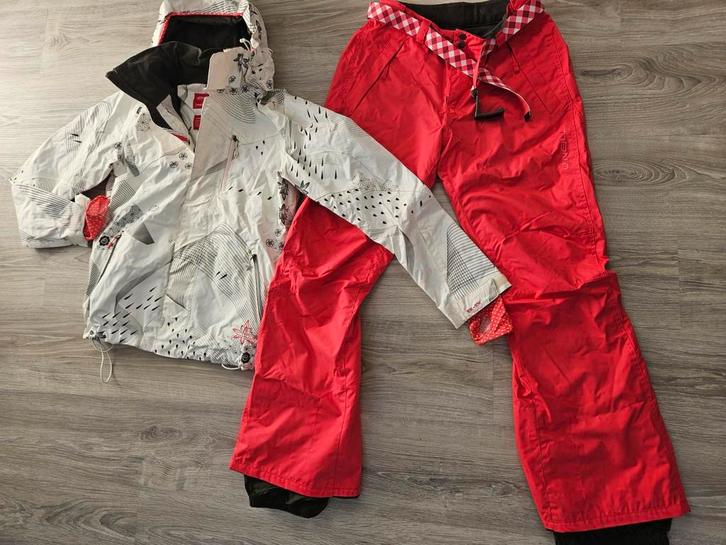 Gaaf O'Neill skipak Neon zalmroze M/L, Kleding | Dames, Wintersportkleding, Zo goed als nieuw, Pak, Maat 38/40 (M), Ophalen of Verzenden
