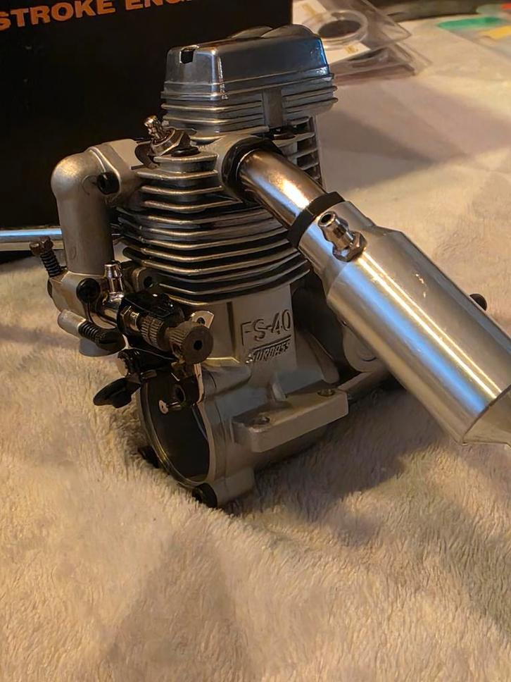 O.S. FS-40 Surpass Viertakt Modelvliegtuig Motor, Hobby en Vrije tijd, Modelbouw | Auto's en Voertuigen, Nieuw, Overige typen