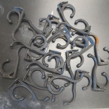 Stoere haken van zwart metaal 20 stuks beschikbaar voor biedingen