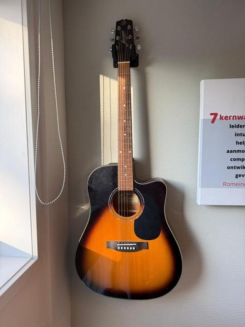 Morgan - handgemaakt W-104CEV SB (met nieuwe snaren), Muziek en Instrumenten, Versterkers | Bas en Gitaar, Gebruikt, Minder dan 50 watt