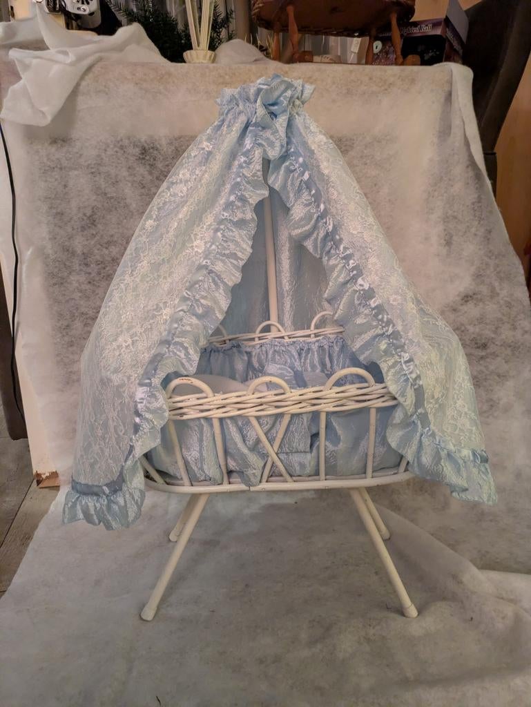 Poppenwiegje, Kinderen en Baby's, Speelgoed | Poppen, Ophalen of Verzenden, Nieuw, Babypop