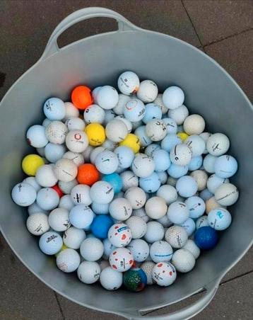Golfballen beschikbaar voor biedingen